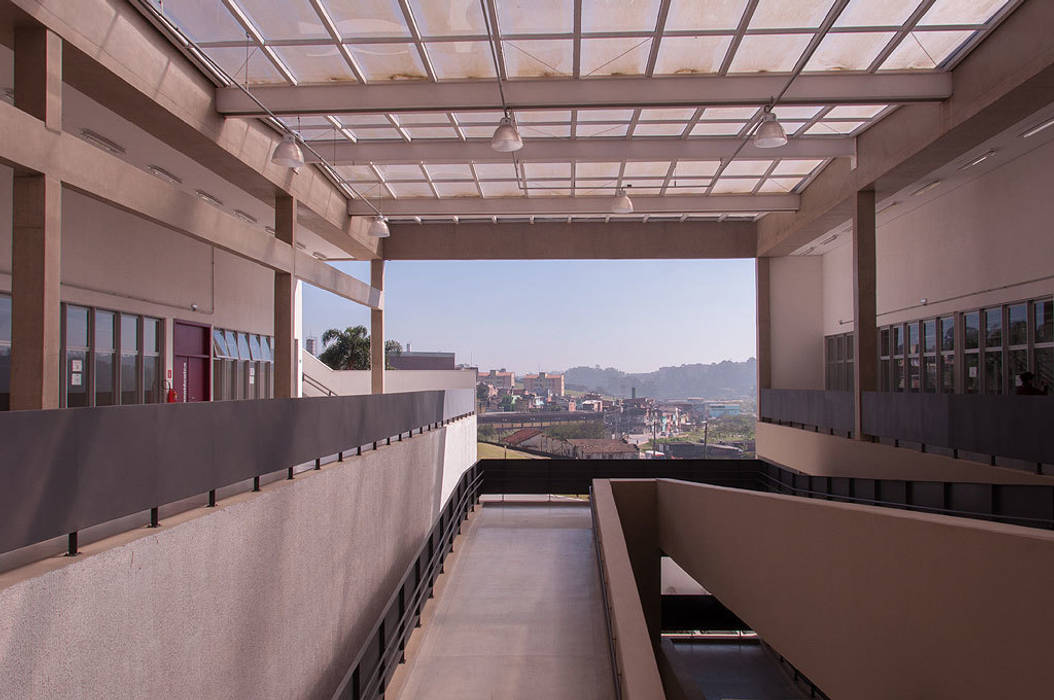 Centro de Formação Cultural Cidade Tiradentes, ODVO Arquitetura e Urbanismo ODVO Arquitetura e Urbanismo Espacios comerciales Escuelas