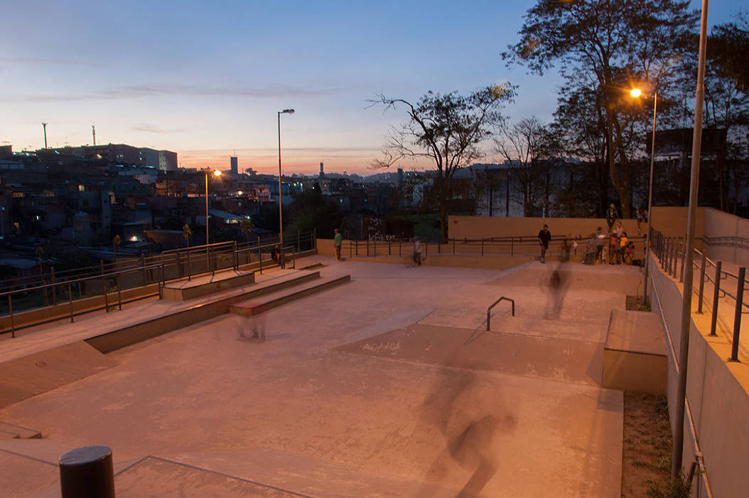 Centro de Formação Cultural Cidade Tiradentes, ODVO Arquitetura e Urbanismo ODVO Arquitetura e Urbanismo Espaços comerciais Escolas