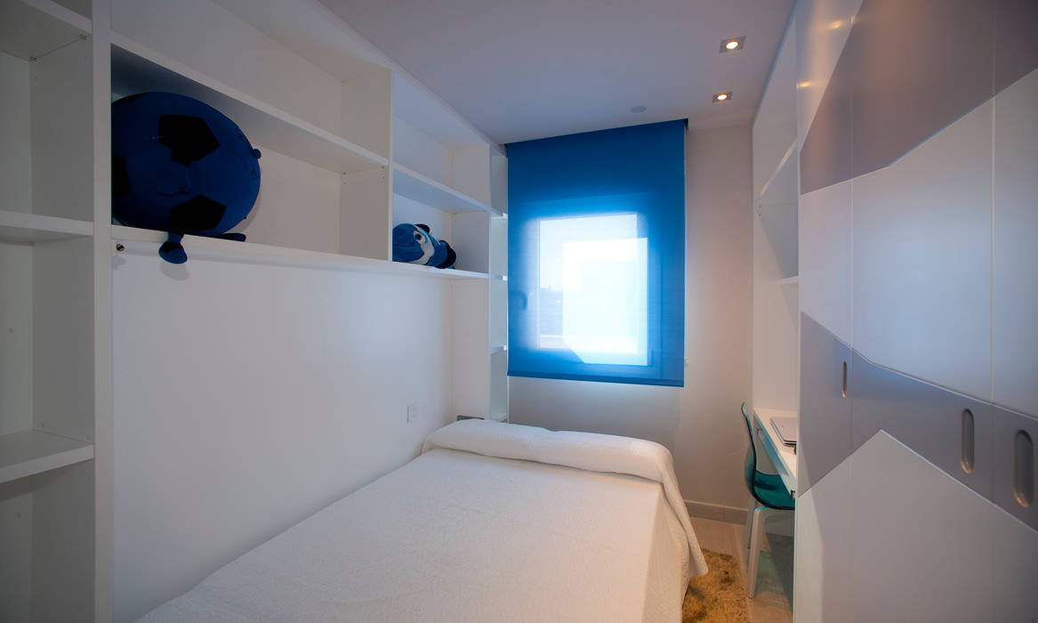 Casa en playa Mediterraneo, Artemark Global Artemark Global Modern style bedroom Wardrobes & closets