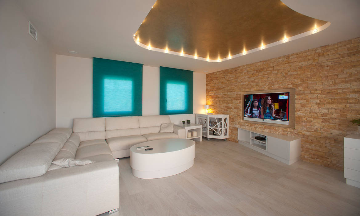 Casa en playa Mediterraneo, Artemark Global Artemark Global Modern living room Sofas & armchairs