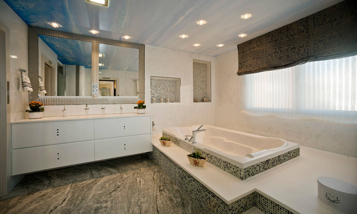 Casa en Comarca Rio Aranda, Artemark Global Artemark Global Modern bathroom Bathtubs & showers