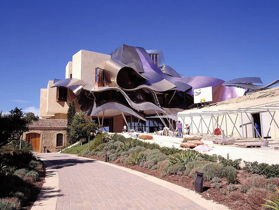 City Of Wine Complex Marqués De Riscal (Gehry Partners LLC) - BEIGE PINAR sandstone ARENISCAS STONE Espacios comerciales Hoteles