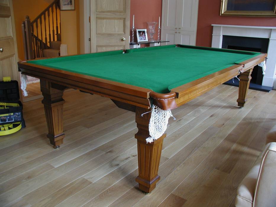 9 ft Heston Convertible Dining Table, suitable for playing snooker or pool. HAMILTON BILLIARDS & GAMES CO LTD Dining roomTables