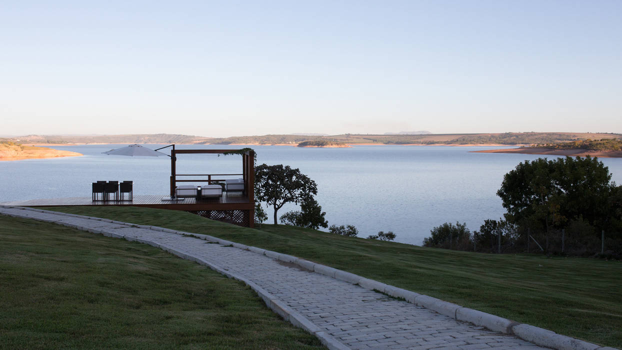 CASA CANYONS DO LAGO , Mutabile Arquitetura Mutabile Arquitetura Casas rústicas