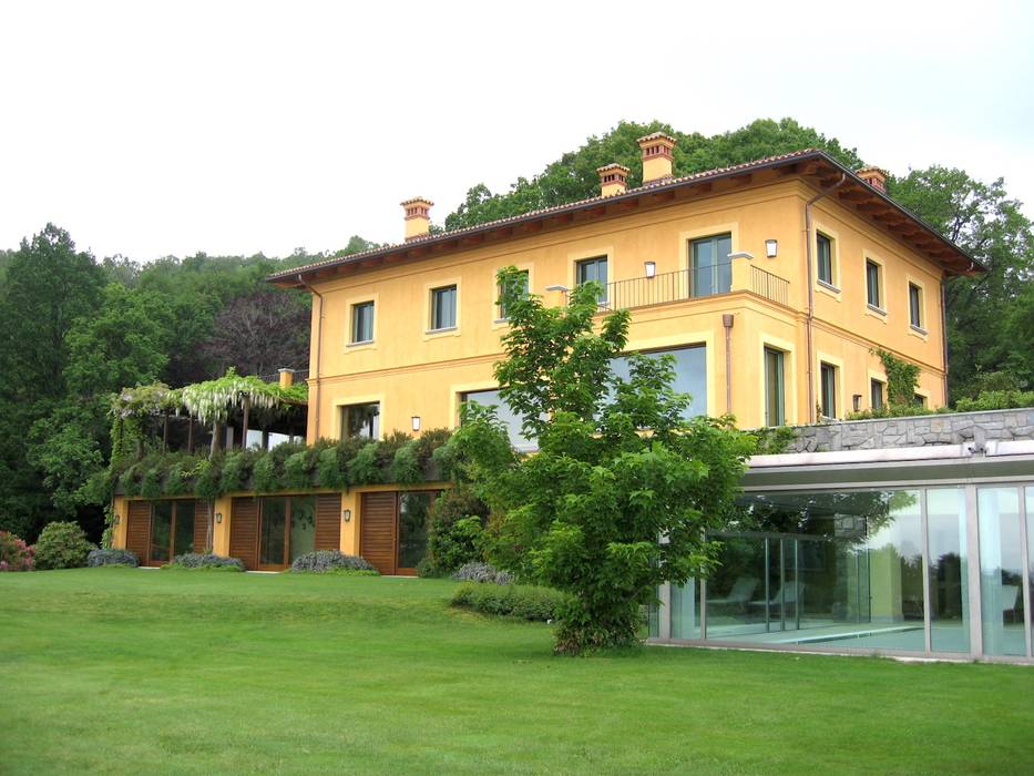 Sistemazione esterna di casa privata con piscina (coperta - scoperta) nord Piemonte, Bozzalla Canaletto - Architettura del Giardino e del Paesaggio Bozzalla Canaletto - Architettura del Giardino e del Paesaggio Modern Bahçe