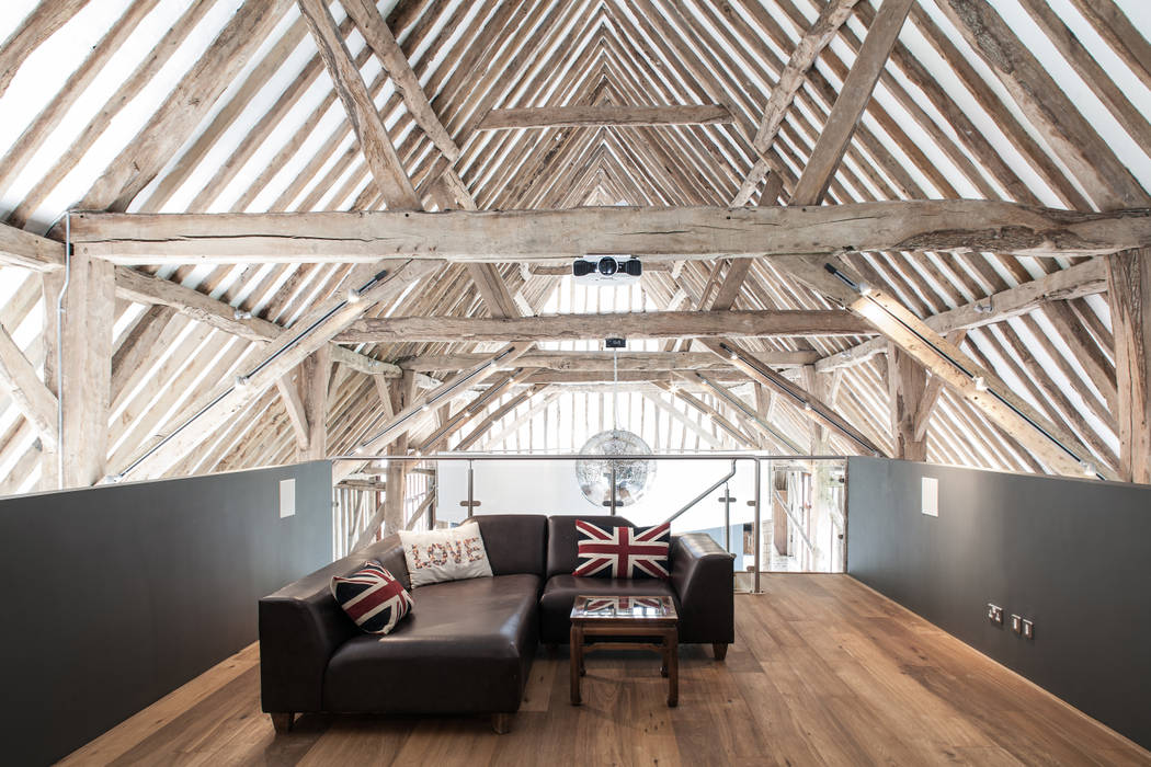 Photography - barn conversion in Sawbridgeworth, Adelina Iliev Photography Adelina Iliev Photography Modern media room