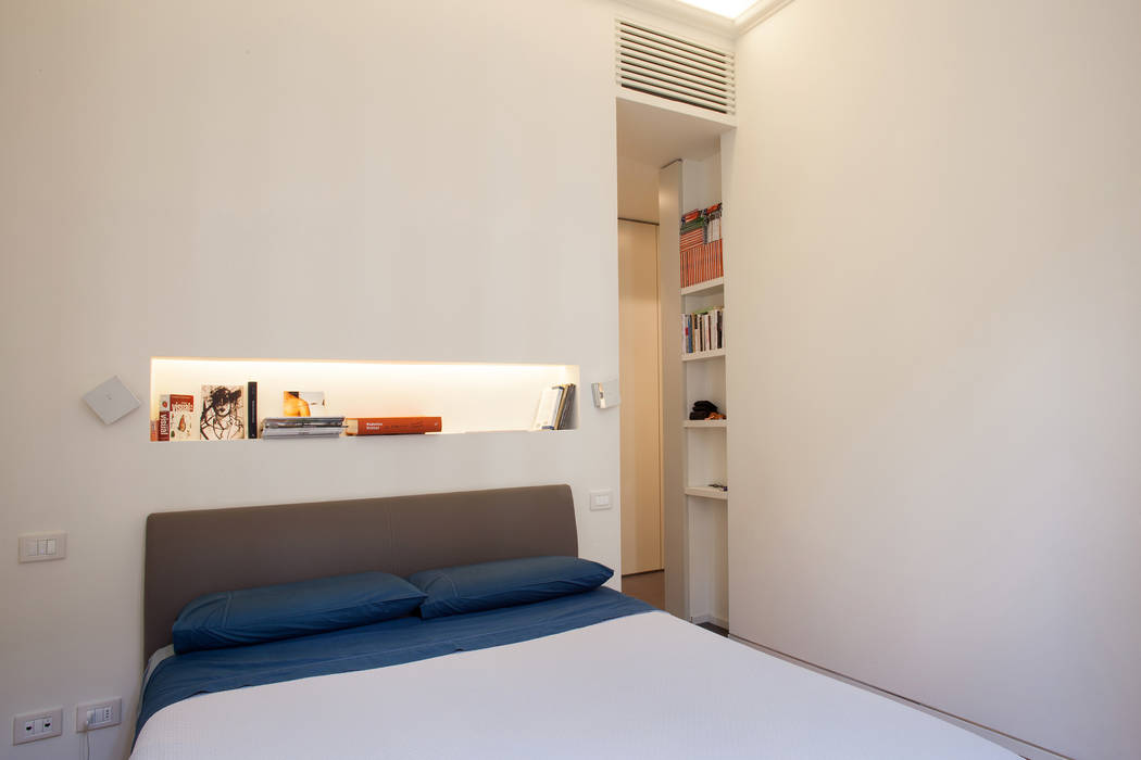 Appartamento a Milano, bdastudio bdastudio Modern style bedroom