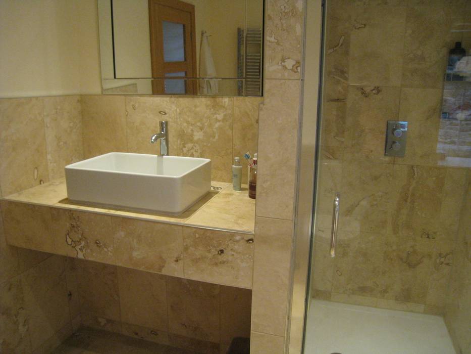 Southview || Classic Travertine Floors of Stone Ltd Modern bathroom