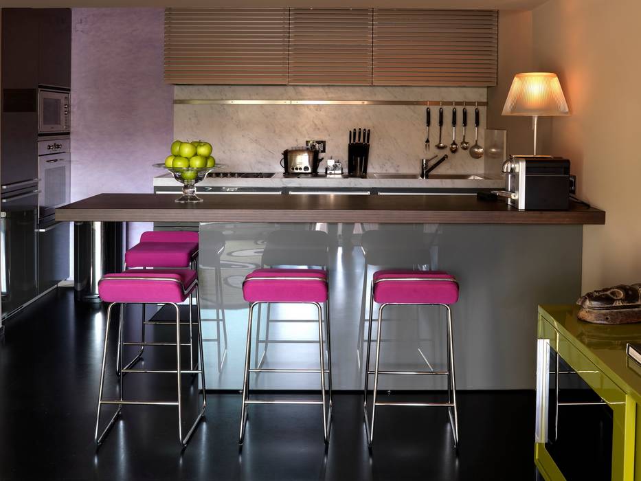 Attico sui Lungarni a Firenze, Antonio Lionetti Home Design Antonio Lionetti Home Design Cucina moderna Tavoli & Sedie