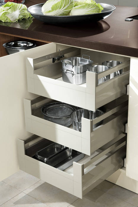 Internal Pull-outs homify Modern kitchen Storage