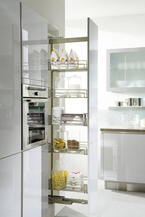 Tall pull-out storage homify Cocinas de estilo moderno Almacenamiento y despensa