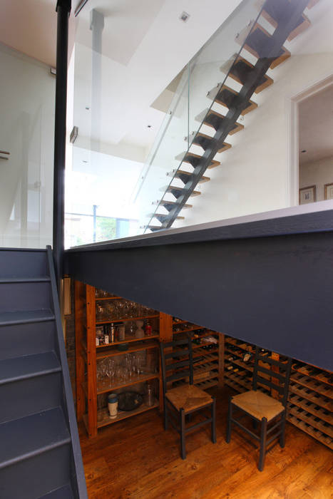 The way down to the wine cellar PAD ARCHITECTS Escaleras Escaleras