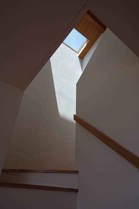 大磯の家 長浜信幸建築設計事務所 北欧スタイルの 玄関&廊下&階段