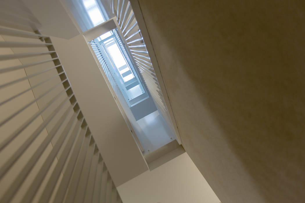 Überbauung Walke, Alberati Architekten AG Alberati Architekten AG Modern corridor, hallway & stairs