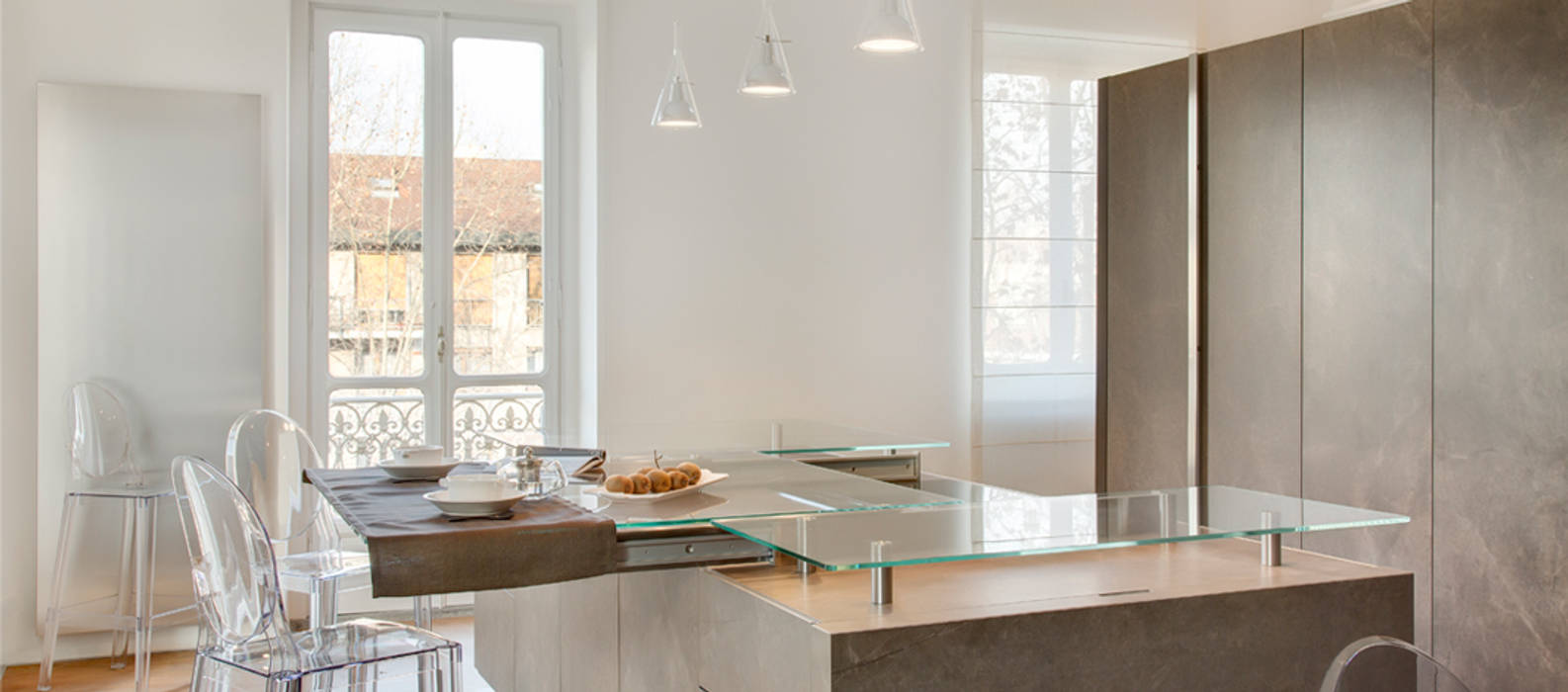 Una colazione in salotto Andrea Bella Concept Cucina minimalista Piani di lavoro