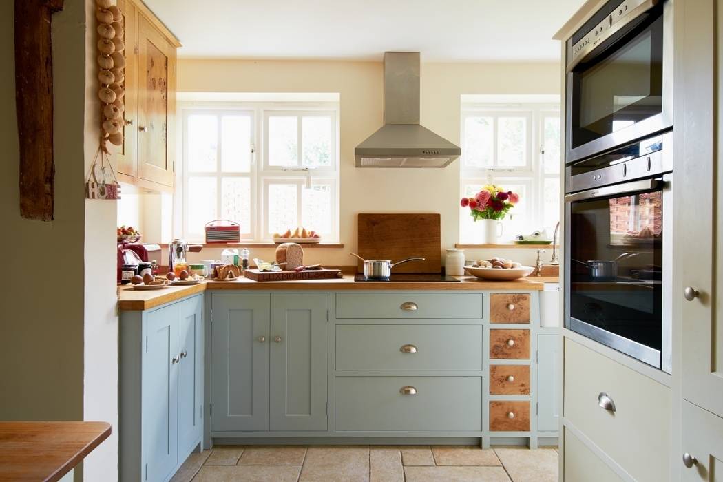 Cottage Kitchen By Luxmoore & Co Luxmoore & Co Cuisine rurale