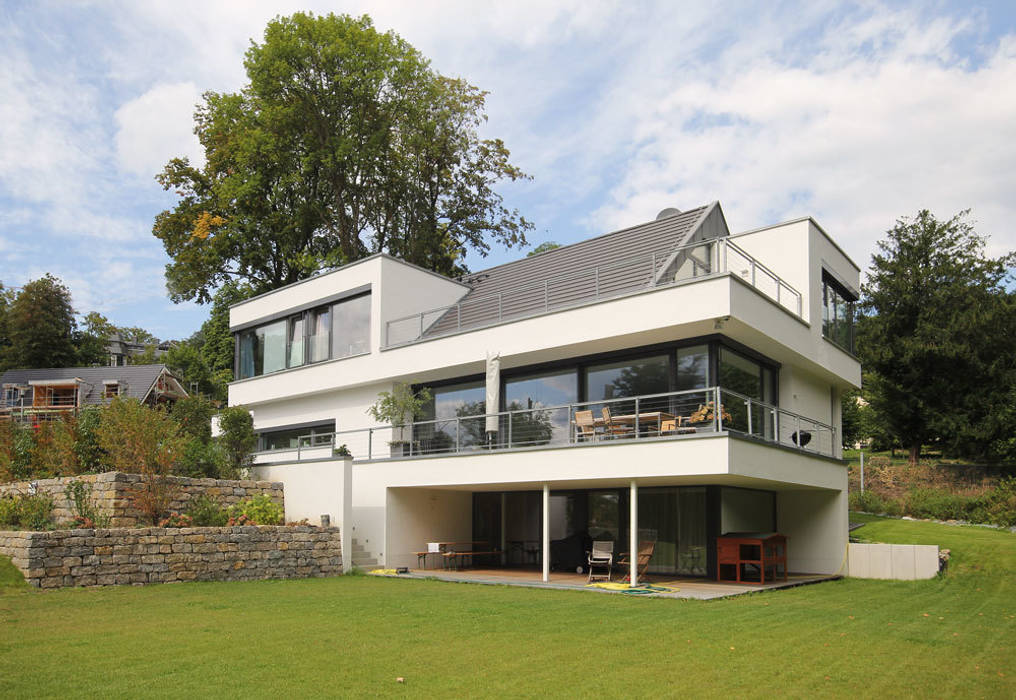 Architektenhaus mit Satteldach homify Moderne Häuser