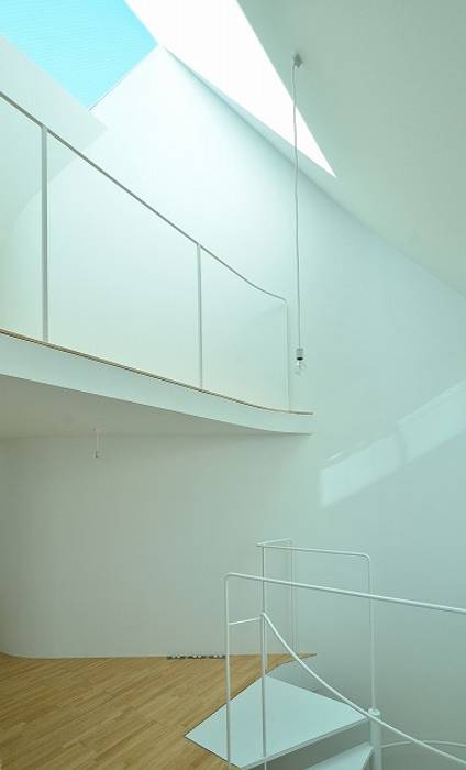 鷹番の長屋 / Townhouse in Takaban, Niji Architects／原田将史＋谷口真依子 Niji Architects／原田将史＋谷口真依子 Minimalist living room