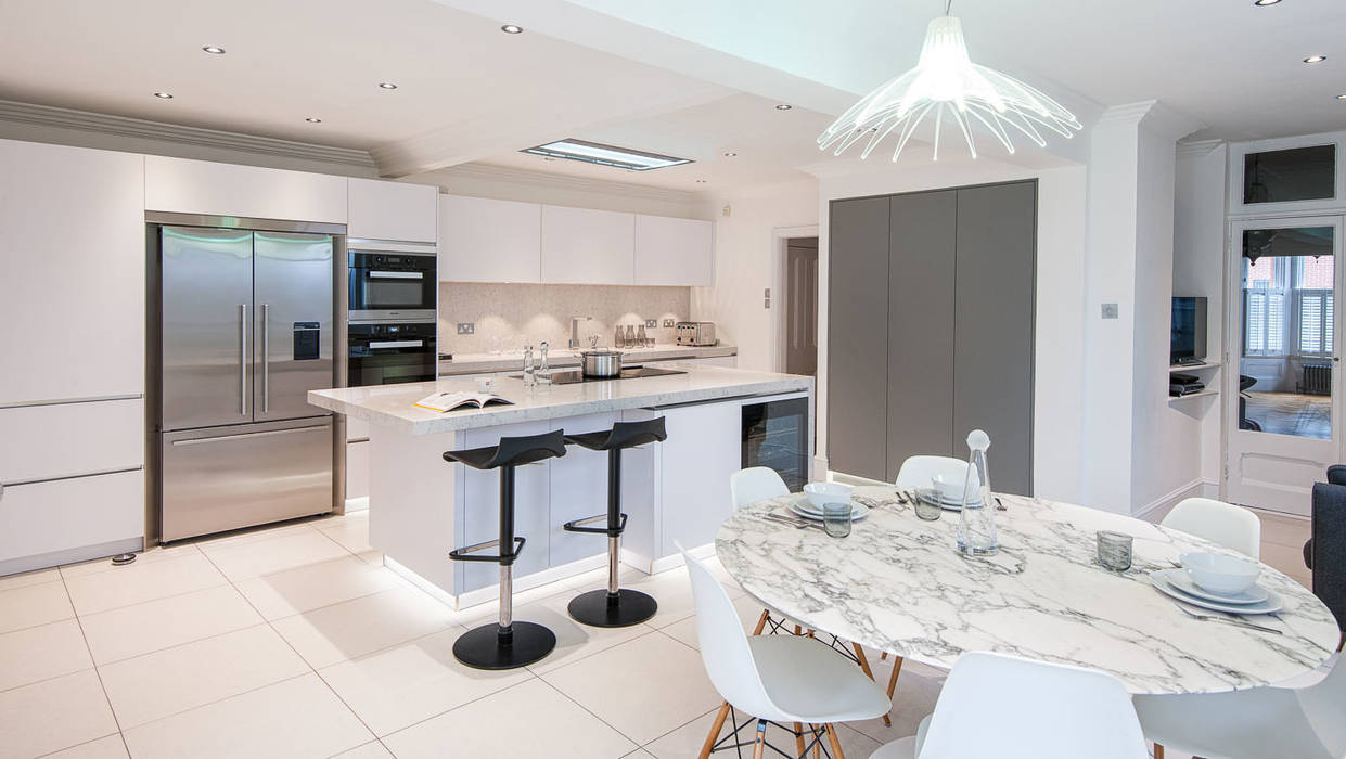 Urban Life kitchen - Buckhurst Hill homify Cocinas de estilo moderno