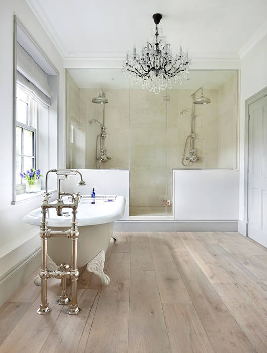 Drummonds Case Study: Georgian Farmhouse, Surrey homify Country style bathroom Bathtubs & showers