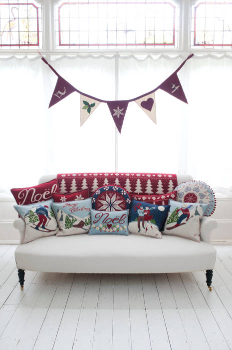 Alpine Christmas Cushions, Stockings and Decoration, Jan Constantine Jan Constantine Salones de estilo clásico