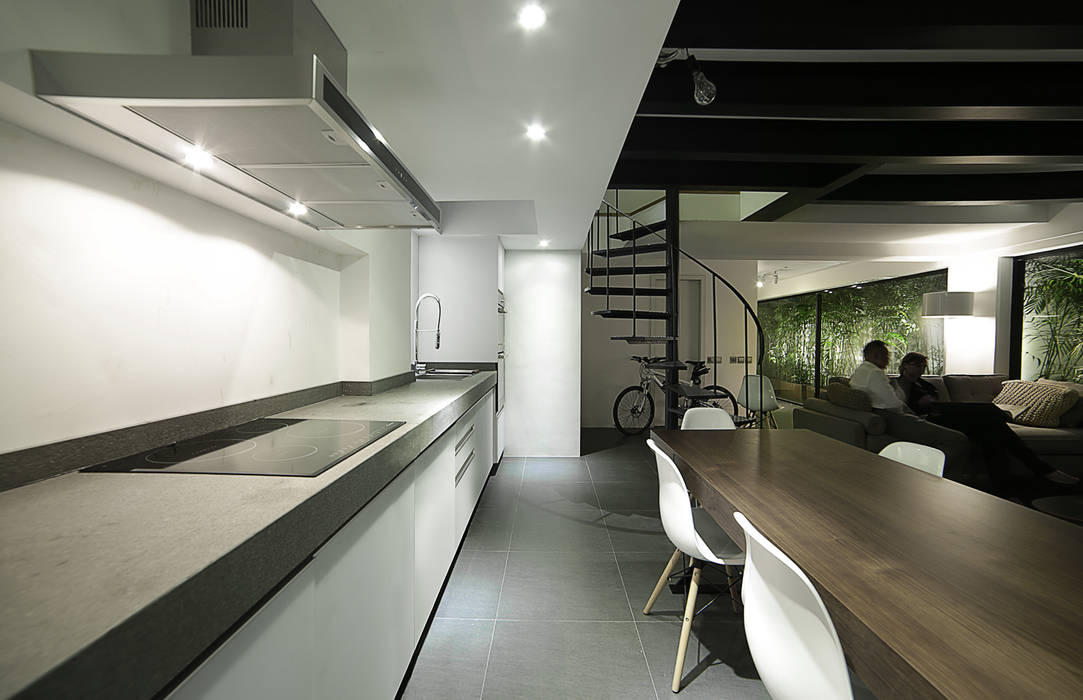 RENOWACJA DOMU W SAI KUNG / HONG KONG, OneByNine OneByNine Minimalist dining room