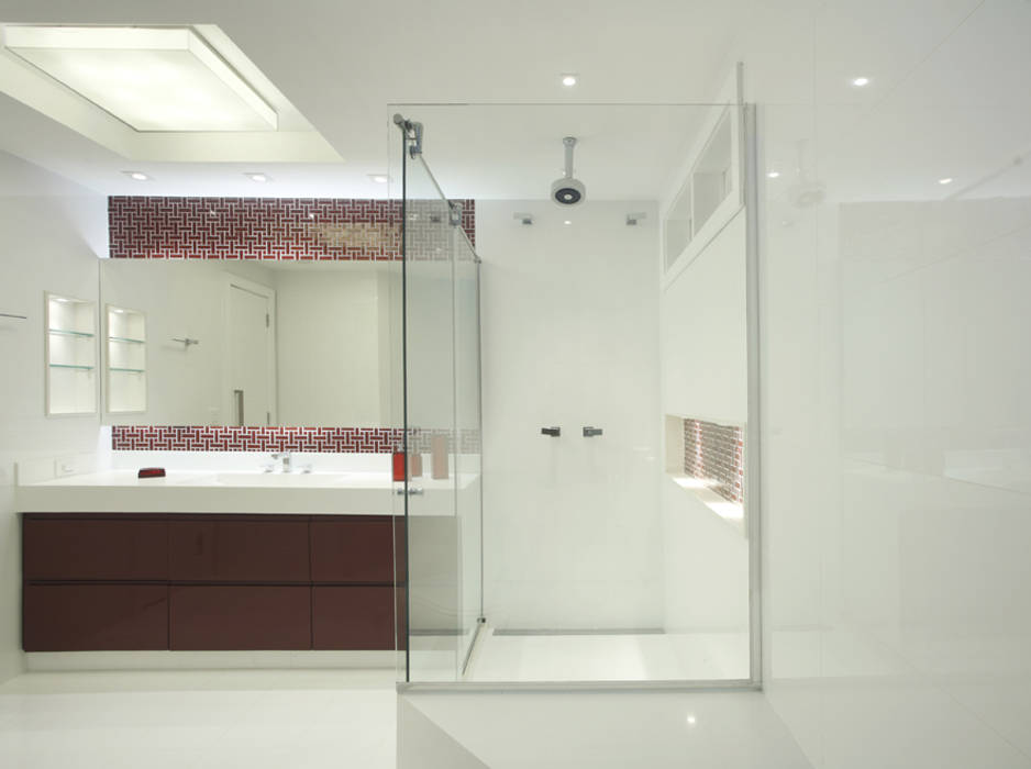 homify Modern style bathrooms