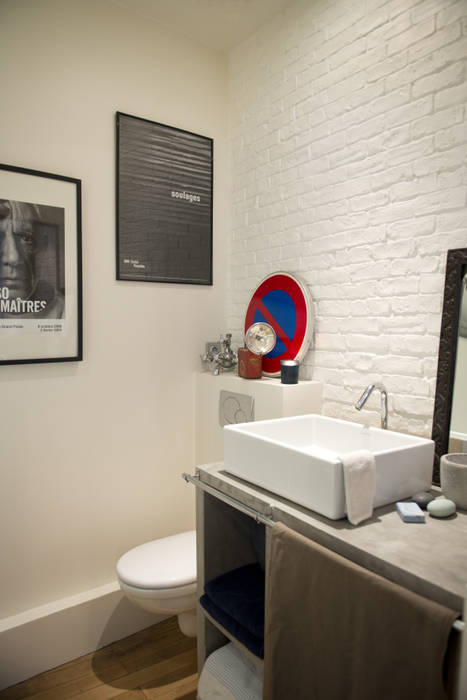 Rénovation Compléte d'un Ancien Bureau en Appartement, Atelier Grey Atelier Grey Modern Bathroom