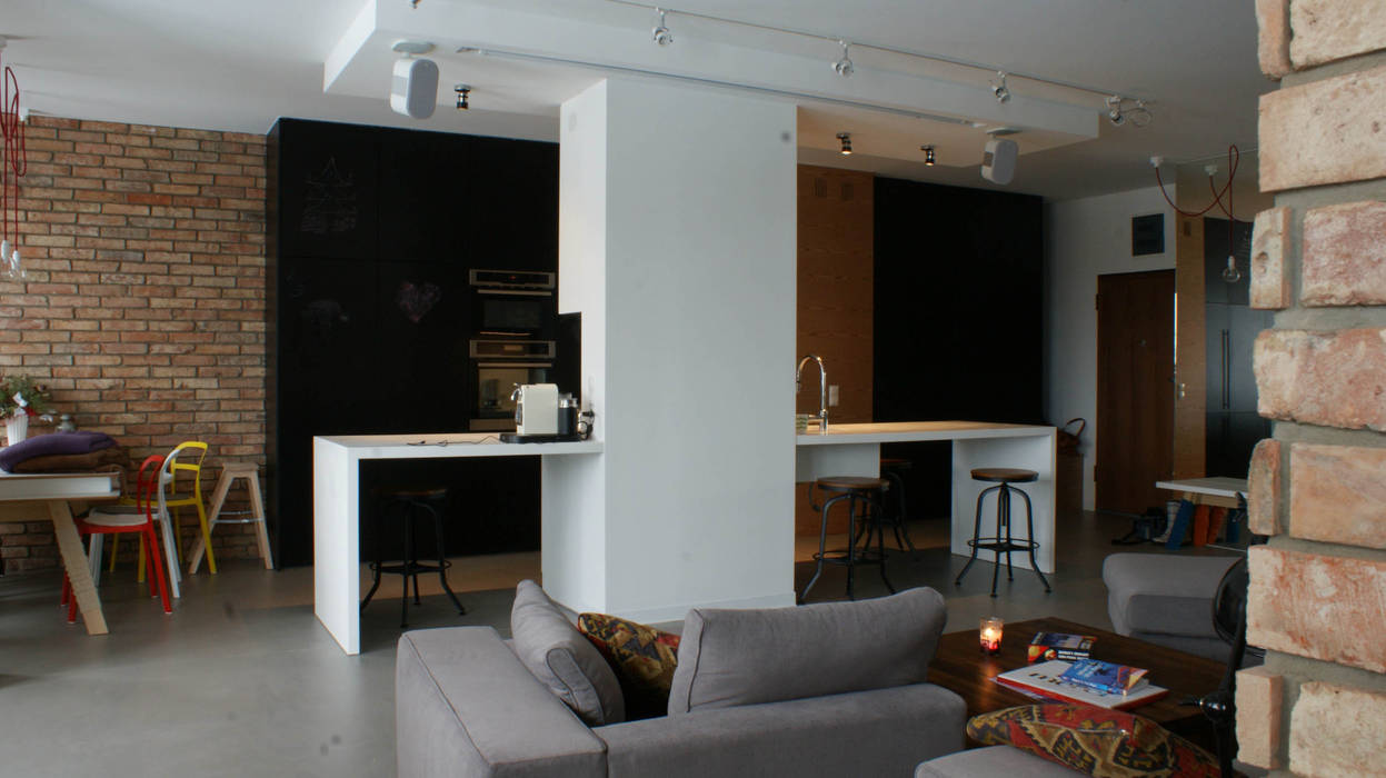 LOFT W WIALANOWIE, t design t design Industrial style kitchen