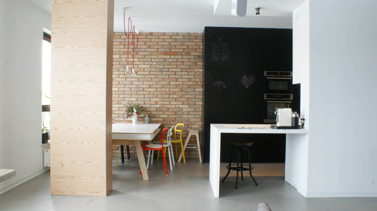 LOFT W WIALANOWIE, t design t design Industrial style dining room