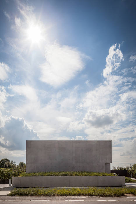 woning en kantoor volledig in ter plaatse gestort beton pluspunt architectuur Minimalistische huizen