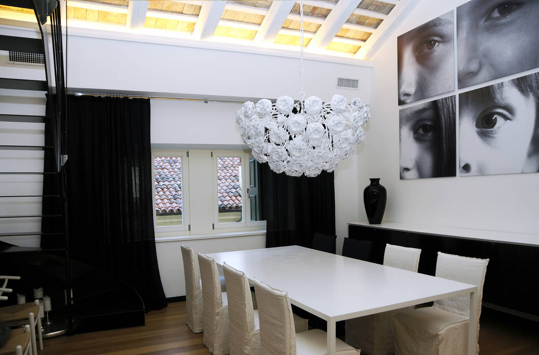 Casa S, Arch. Roberto Buzzi Arch. Roberto Buzzi Modern dining room