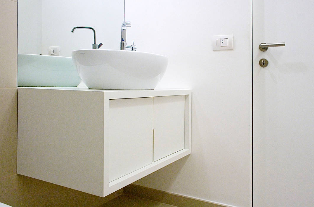 HOUSE FN, M N A - Matteo Negrin M N A - Matteo Negrin Minimalist style bathroom
