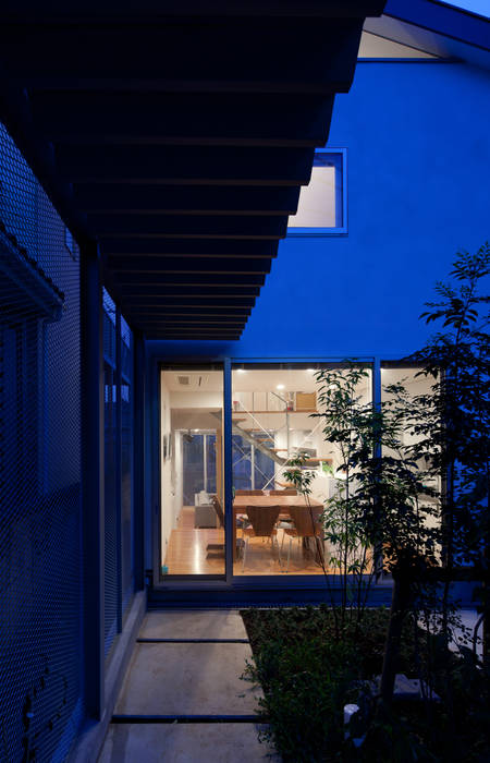 小さくて広い家, Studio R1 Architects Office Studio R1 Architects Office モダンな庭