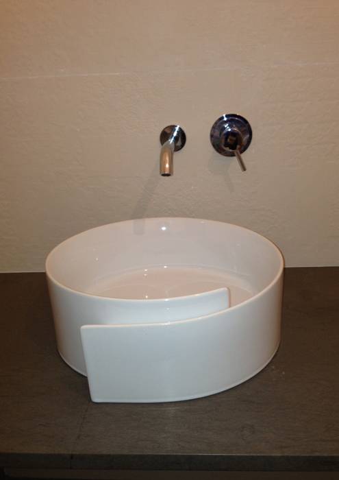 RISTRUTTURAZIONE INTERNA, Studio PROJECT-TO Studio PROJECT-TO Modern bathroom Sinks