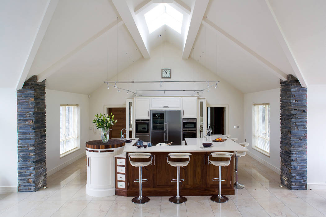 Walnut and Cream Kitchen Designer Kitchen by Morgan Modern kitchen