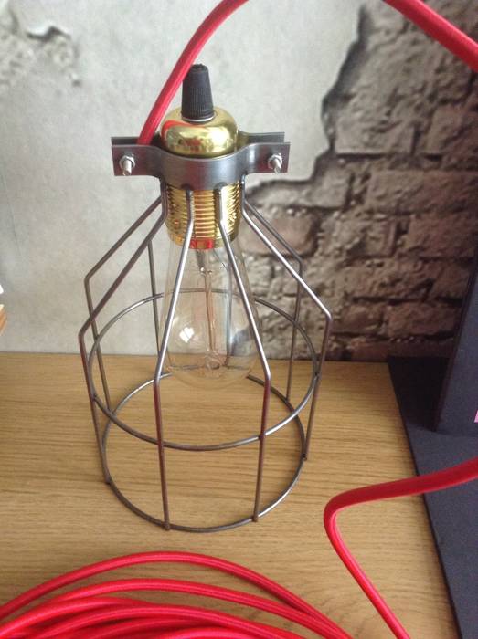 VINTAGE EDISON BULB CAGED Shandler Homes Ltd Endüstriyel Yemek Odası Işıklandırma