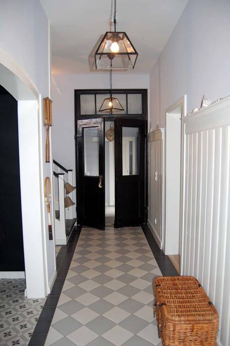Ein Landhaus zum Wohnen und Arbeiten, Borkenhagen Interior&Design Borkenhagen Interior&Design Country style corridor, hallway& stairs