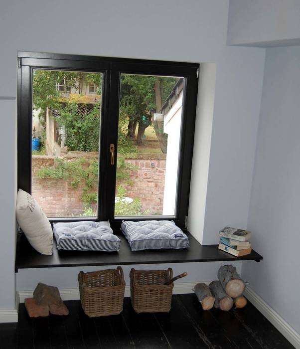 Wiejski korytarz, przedpokój i schody od borkenhagen interior&design