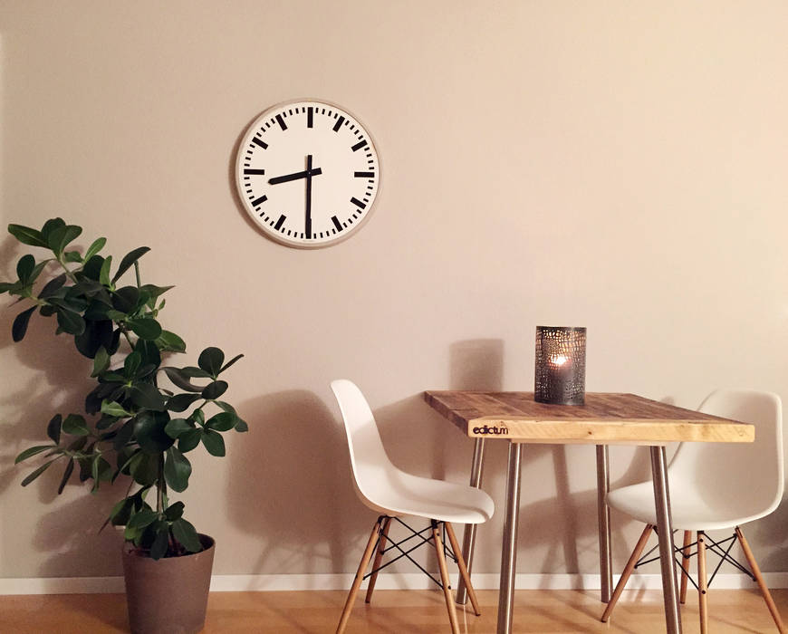 Esstisch mit edelstahlunterbau von edictum - unikat mobiliar