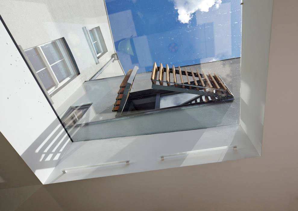 Brise Soleil through skylight Neil Dusheiko Architects Maisons modernes