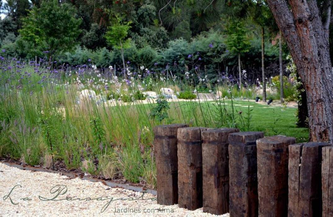 Jardin del estanque, La Paisajista - Jardines con Alma La Paisajista - Jardines con Alma Mediterranean style gardens