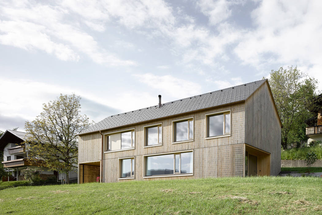 Haus für Julia und Björn, Innauer-Matt Architekten ZT GmbH Innauer-Matt Architekten ZT GmbH Дома в классическом стиле