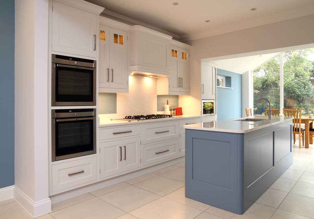 Hand painted bespoke kitchen in Hertfordshire John Ladbury and Company Modern kitchen