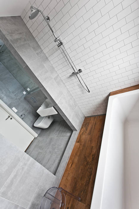 Beam & Block House, mode:lina™ mode:lina™ Modern style bathrooms