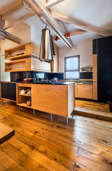 Gabriel Apartment Kitchen Atelye 70 Planners & Architects Modern Mutfak
