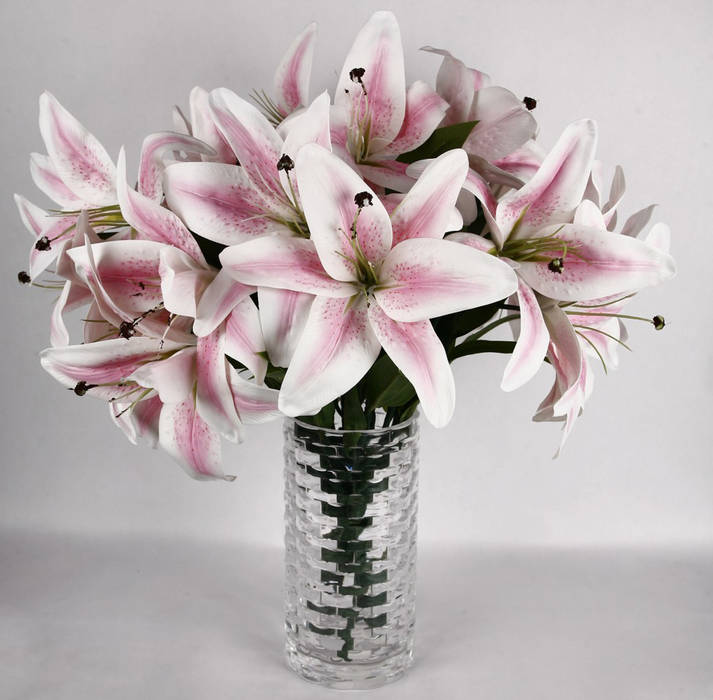 Light Pink Lily bunches in a glass vase Uberlyfe Eclectic style dining room Accessories & decoration