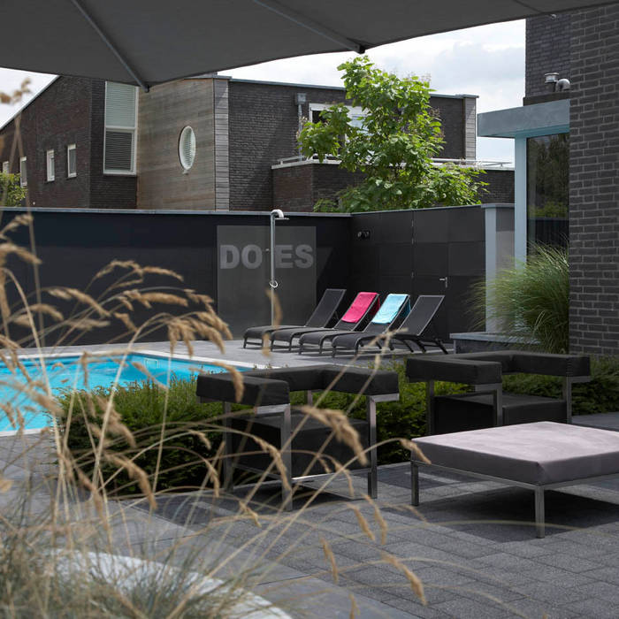 Luxe van een zwembad en tuindouche , Hendriks Hoveniers Hendriks Hoveniers Moderner Garten