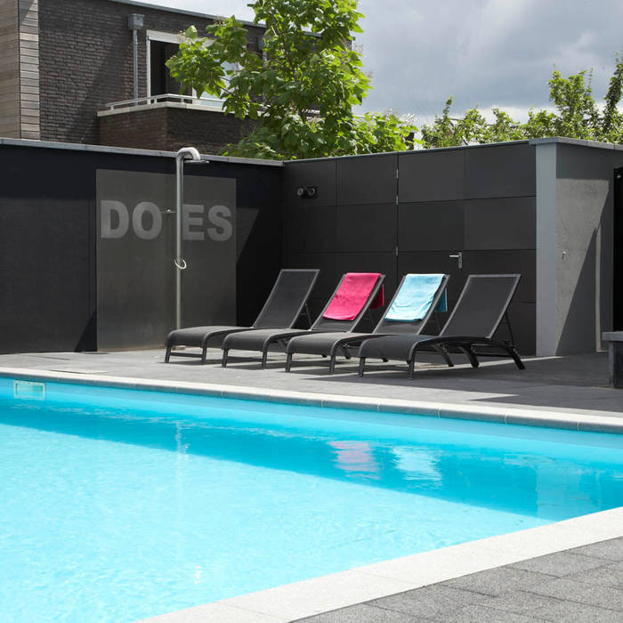 Luxe van een zwembad en tuindouche , Hendriks Hoveniers Hendriks Hoveniers Modern Garden
