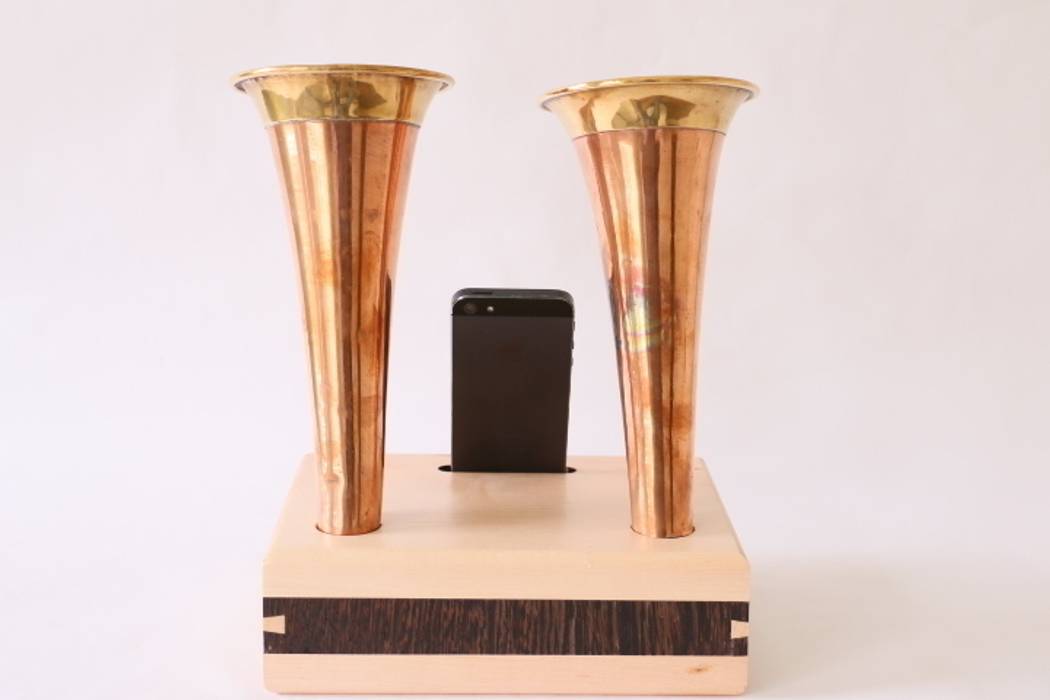 Double Canadian Hunting Horn iPhone, Baltazar's Barn Baltazar's Barn Modern Living Room Accessories & decoration